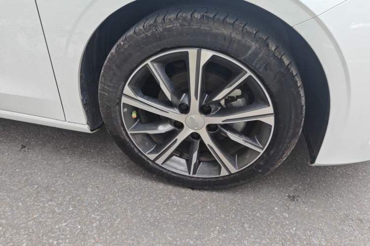 Used Geely Auto Emgrand 2023 4th Generation Champion Edition 1.5L CVT Prestige Model Right Front Wheel Hub