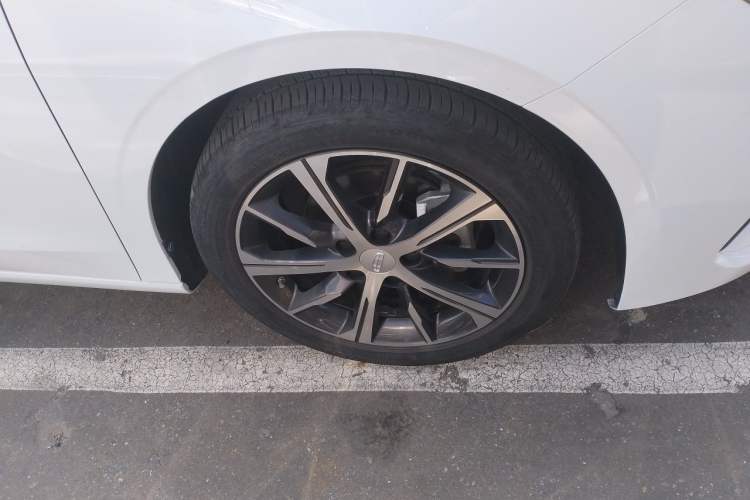 Used Geely Auto Emgrand 2023 4th Generation Champion Edition 1.5L CVT Prestige Model Right Front Wheel Hub