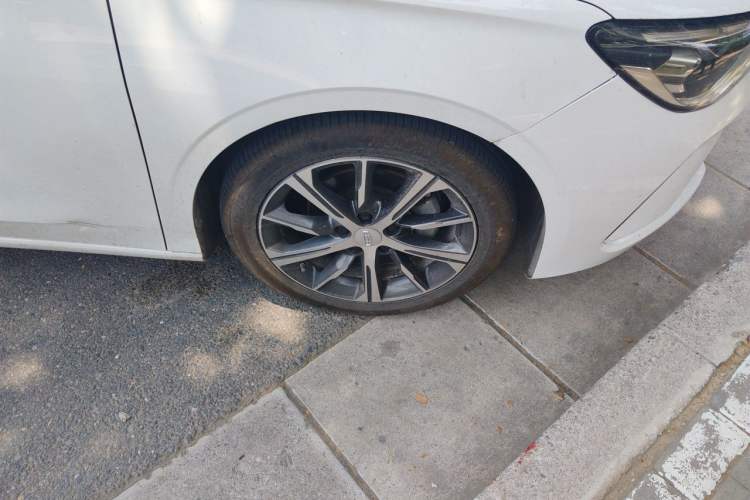Used Geely Auto Emgrand 2023 4th Generation Champion Edition 1.5L CVT Prestige Model Right Front Wheel Hub