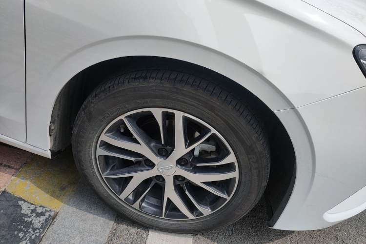 Used Geely Auto Emgrand 2023 4th Generation Champion Edition 1.5L CVT Luxury Model Right Front Wheel Hub