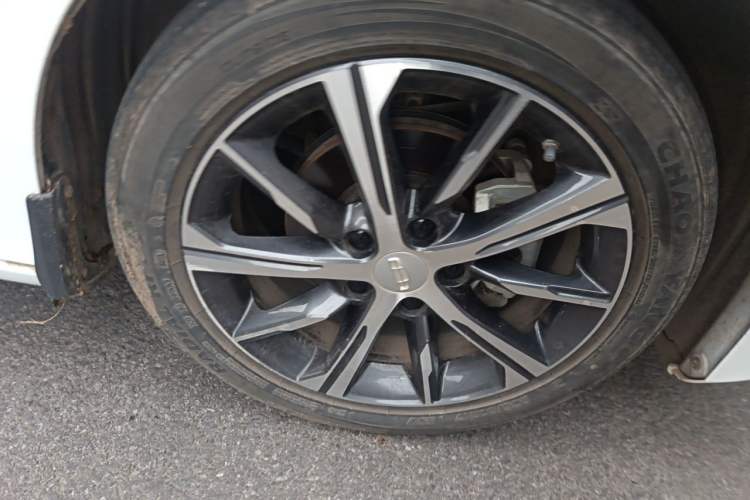 Used Geely Auto Emgrand 2023 4th Generation Champion Edition 1.5L CVT Prestige Model Right Front Wheel Hub