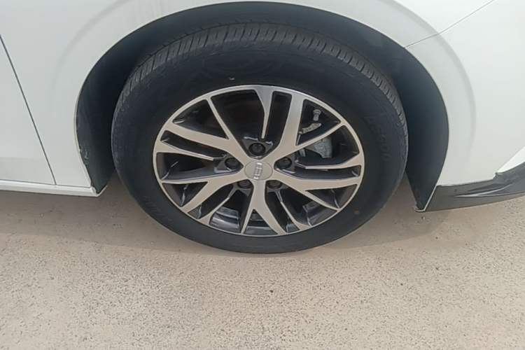 Used Geely Auto Emgrand 2023 4th Generation Champion Edition 1.5L CVT Luxury Model Right Front Wheel Hub