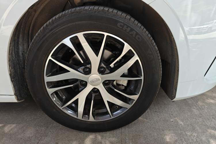 Used Geely Auto Emgrand 2023 4th Generation Champion Edition 1.5L CVT Luxury Model Right Front Wheel Hub