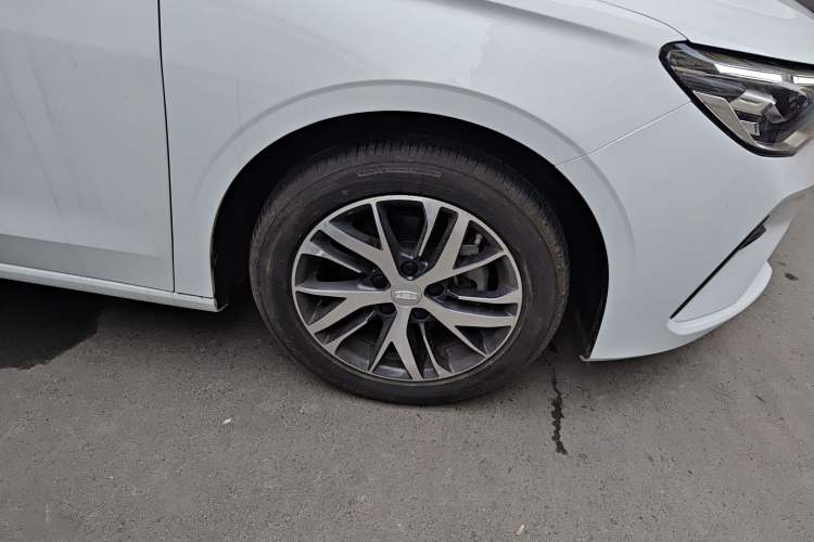 Used Geely Auto Emgrand 2023 4th Generation Champion Edition 1.5L CVT Luxury Model Right Front Wheel Hub