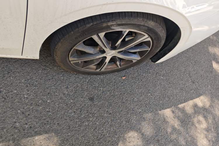 Used Geely Auto Emgrand 2023 4th Generation Champion Edition 1.5L CVT Prestige Model Right Front Wheel Hub