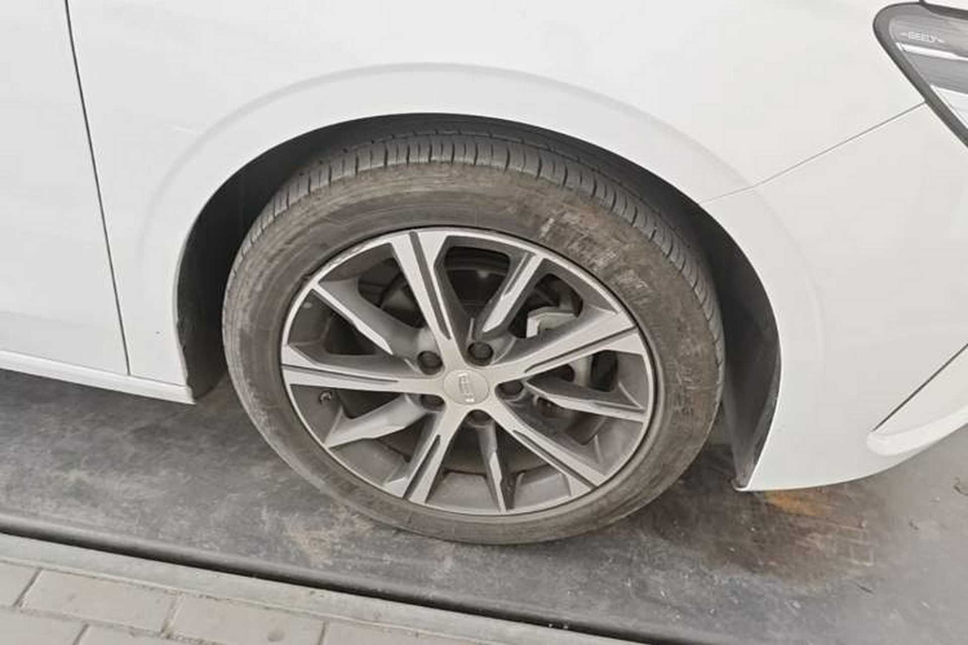 Used Geely Auto Emgrand 2023 4th Generation Champion Edition 1.5L CVT Prestige Model Right Front Wheel Hub