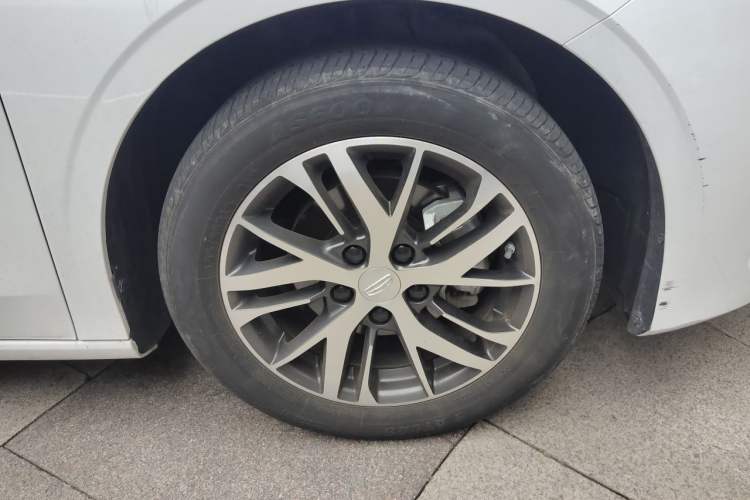 Used Geely Auto Emgrand 2023 4th Generation Champion Edition 1.5L CVT Luxury Model Right Front Wheel Hub