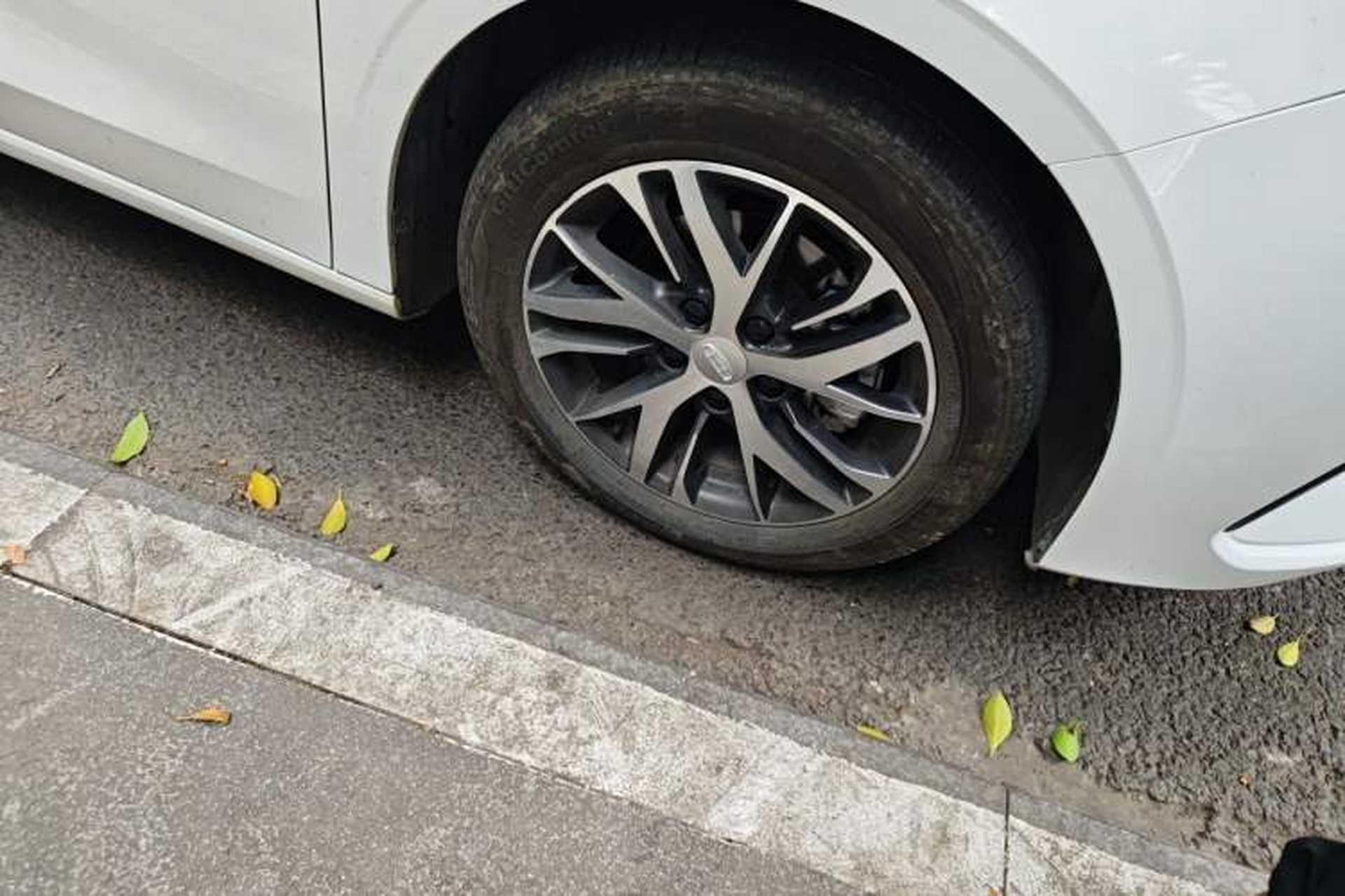 Used Geely Auto Emgrand 2023 4th Generation Champion Edition 1.5L Manual Luxury Model Right Front Wheel Hub