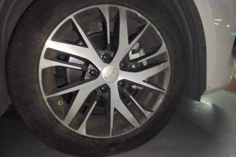 Used Geely Auto Emgrand 2023 4th Generation Champion Edition 1.5L CVT Luxury Model Right Front Wheel Hub