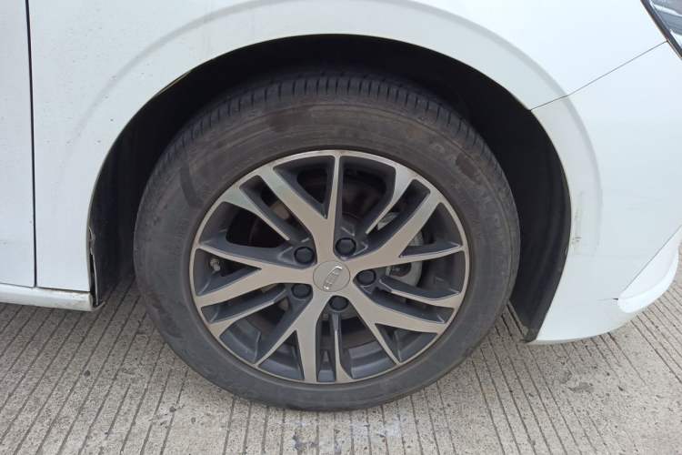 Used Geely Auto Emgrand 2023 4th Generation Champion Edition 1.5L CVT Luxury Model Right Front Wheel Hub