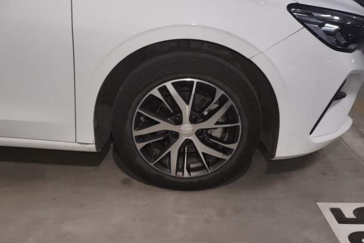 Used Geely Auto Emgrand 2023 4th Generation Champion Edition 1.5L CVT Luxury Model Right Front Wheel Hub