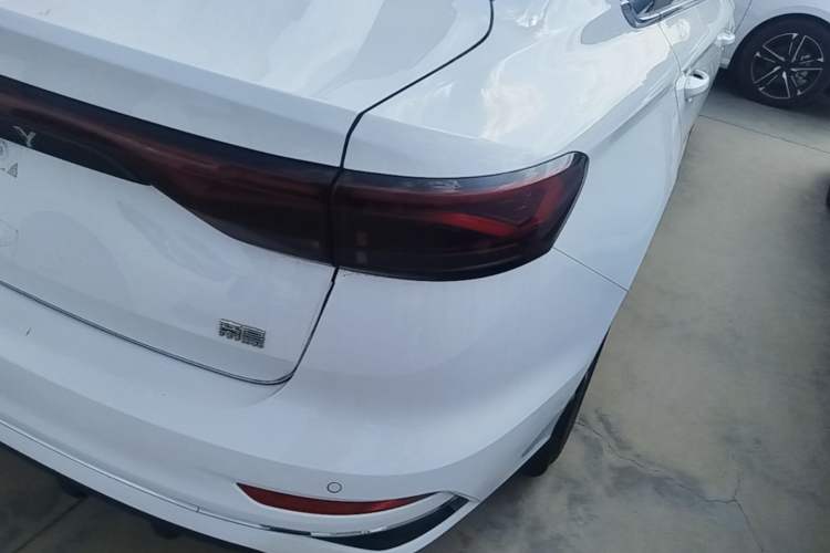 Used Geely Auto Emgrand 2023 4th Generation Champion Edition 1.5L CVT Prestige Model Right Rear Taillight