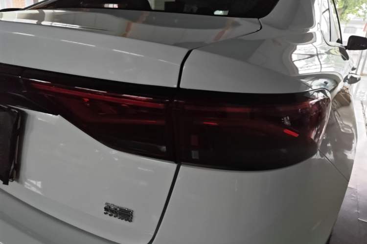Used Geely Auto Emgrand 2023 4th Generation Champion Edition 1.5L Manual Luxury Model Right Rear Taillight
