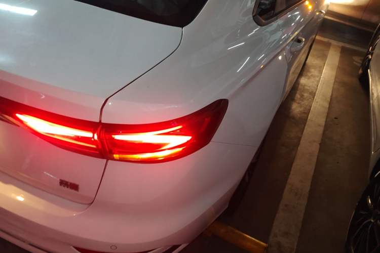 Used Geely Auto Emgrand 2023 4th Generation Champion Edition 1.5L CVT Luxury Model Right Rear Taillight