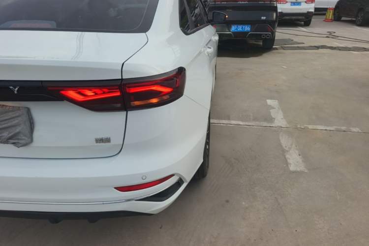 Used Geely Auto Emgrand 2023 4th Generation Champion Edition 1.5L CVT Luxury Model Right Rear Taillight