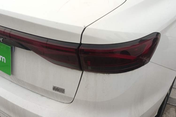Used Geely Auto Emgrand 2023 4th Generation Champion Edition 1.5L CVT Prestige Model Right Rear Taillight