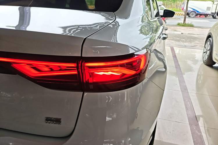 Used Geely Auto Emgrand 2023 4th Generation Champion Edition 1.5L CVT Prestige Model Right Rear Taillight