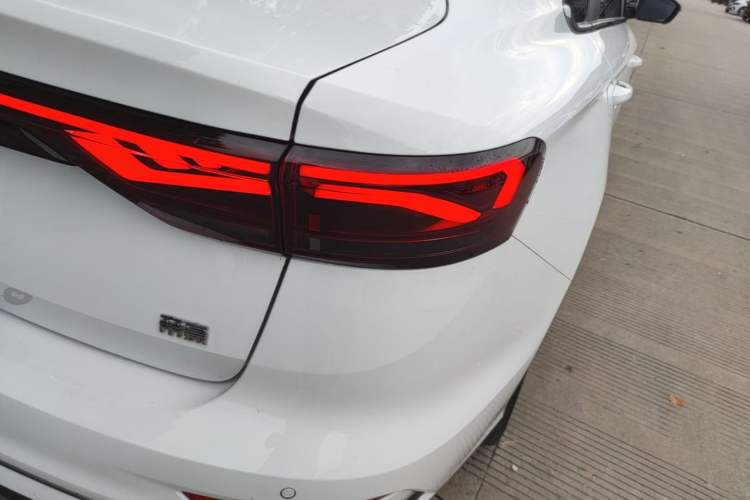 Used Geely Auto Emgrand 2023 4th Generation Champion Edition 1.5L CVT Prestige Model Right Rear Taillight