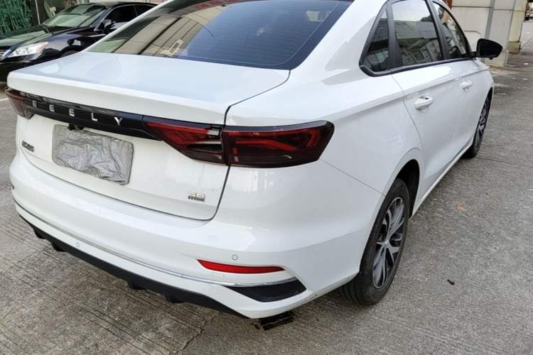 Used Geely Auto Emgrand 2023 4th Generation Champion Edition 1.5L CVT Luxury Model Right Rear Taillight
