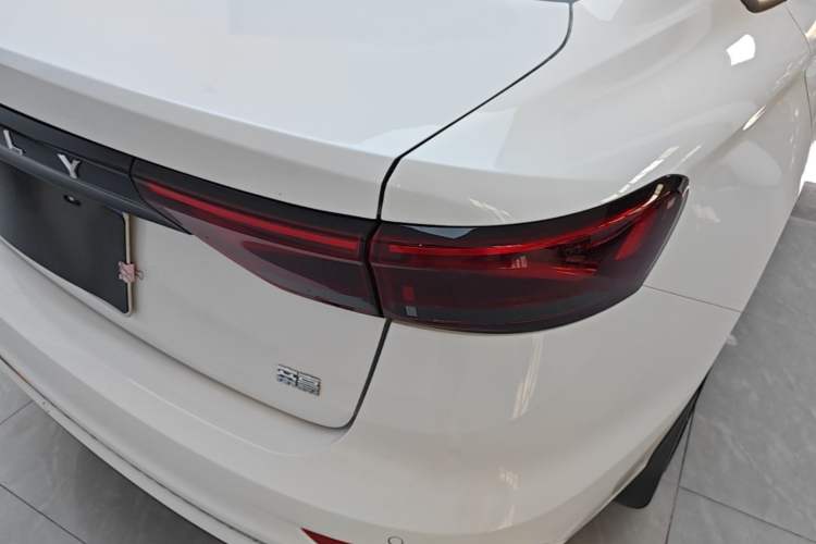 Used Geely Auto Emgrand 2023 4th Generation Champion Edition 1.5L Manual Luxury Model Right Rear Taillight