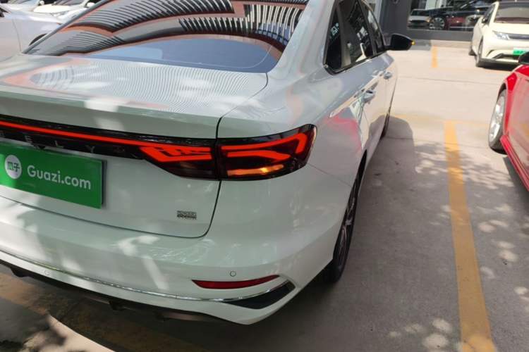 Used Geely Auto Emgrand 2023 4th Generation Champion Edition 1.5L CVT Prestige Model Right Rear Taillight