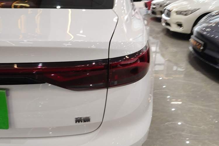 Used Geely Auto Emgrand 2023 4th Generation Champion Edition 1.5L CVT Prestige Model Right Rear Taillight