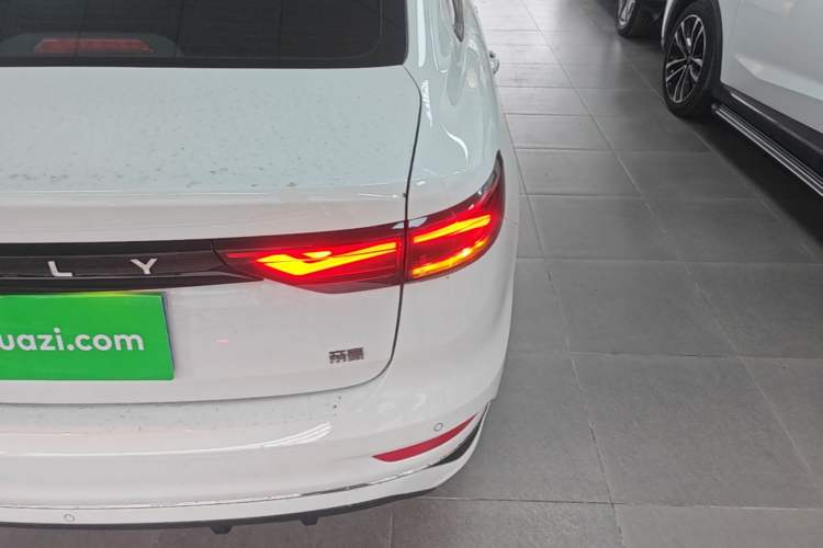 Used Geely Auto Emgrand 2023 4th Generation Champion Edition 1.5L CVT Luxury Model Right Rear Taillight