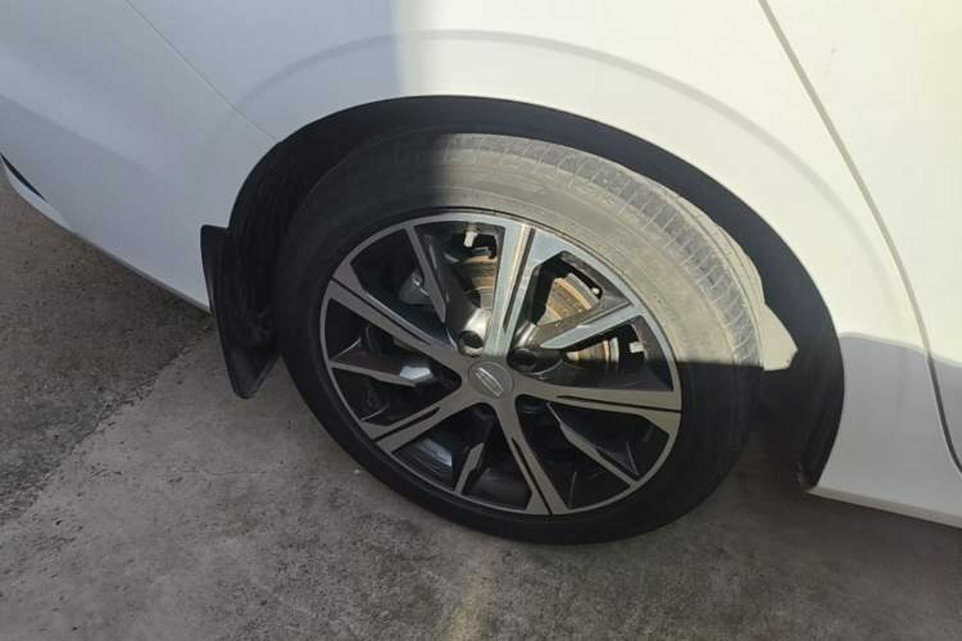 Used Geely Auto Emgrand 2023 4th Generation Champion Edition 1.5L CVT Prestige Model Right Rear Wheel Hub