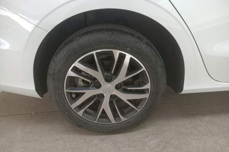 Used Geely Auto Emgrand 2023 4th Generation Champion Edition 1.5L CVT Luxury Model Right Rear Wheel Hub