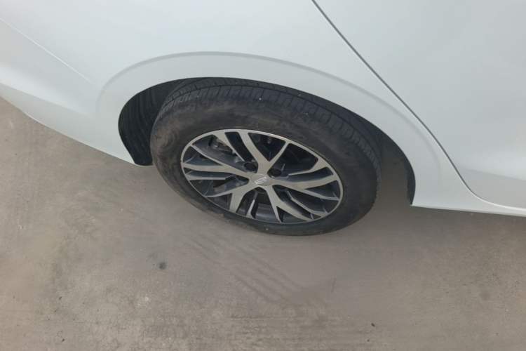 Used Geely Auto Emgrand 2023 4th Generation Champion Edition 1.5L CVT Luxury Model Right Rear Wheel Hub