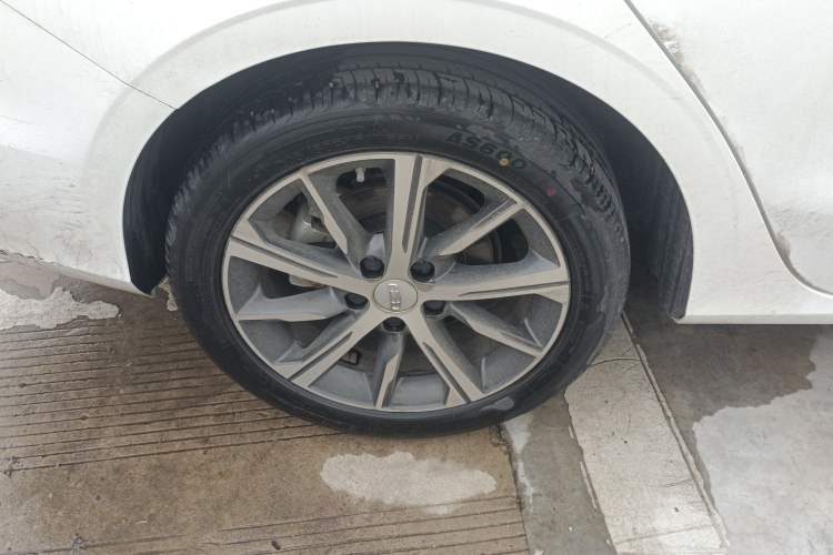 Used Geely Auto Emgrand 2023 4th Generation Champion Edition 1.5L CVT Prestige Model Right Rear Wheel Hub