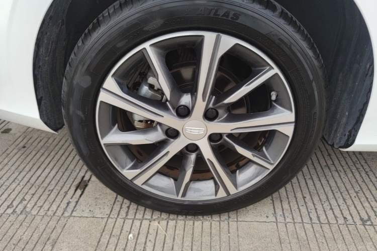 Used Geely Auto Emgrand 2023 4th Generation Champion Edition 1.5L CVT Prestige Model Right Rear Wheel Hub