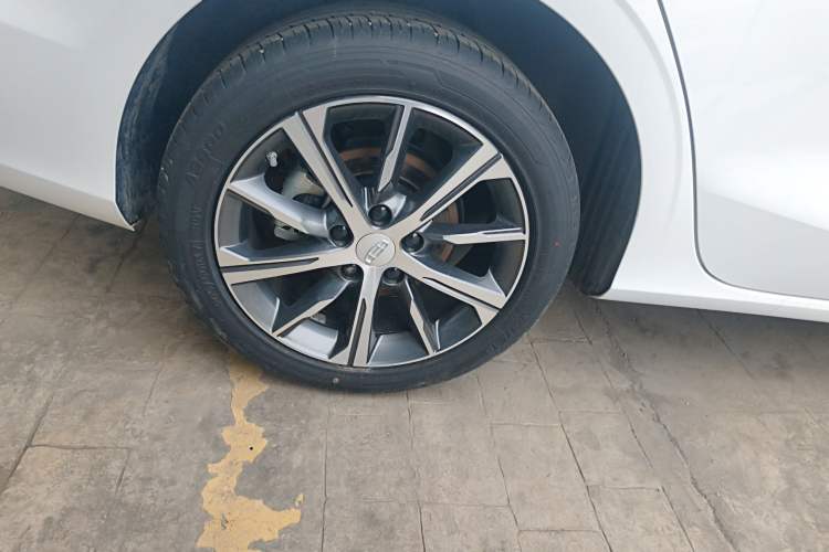 Used Geely Auto Emgrand 2023 4th Generation Champion Edition 1.5L CVT Prestige Model Right Rear Wheel Hub