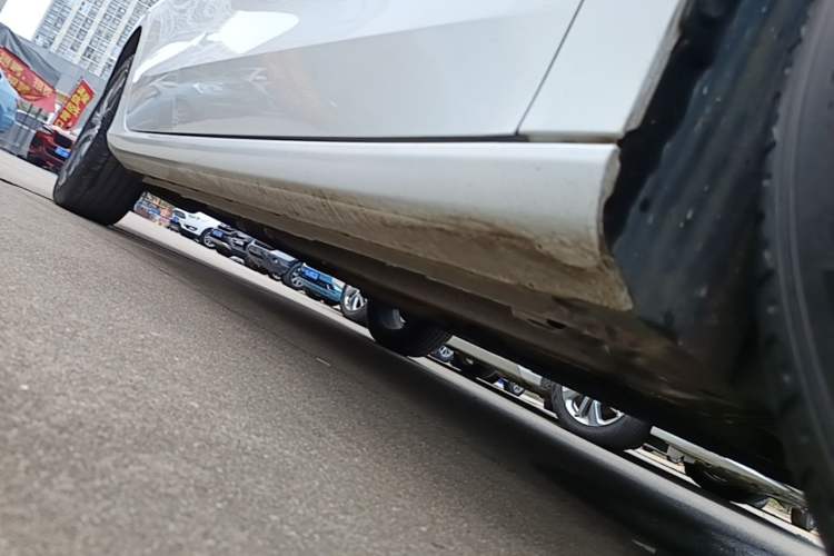 Used Geely Auto Emgrand 2023 4th Generation Champion Edition 1.5L CVT Prestige Model Right Side Sill