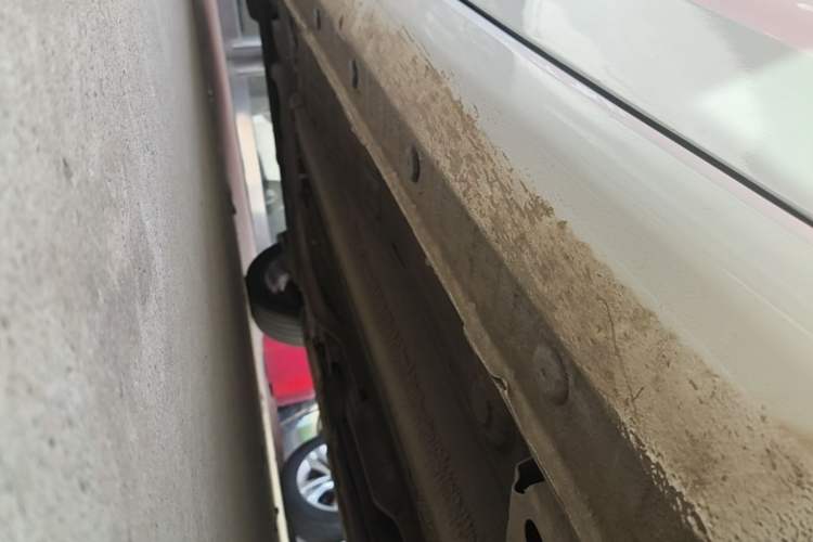 Used Geely Auto Emgrand 2023 4th Generation Champion Edition 1.5L CVT Prestige Model Right Side Sill