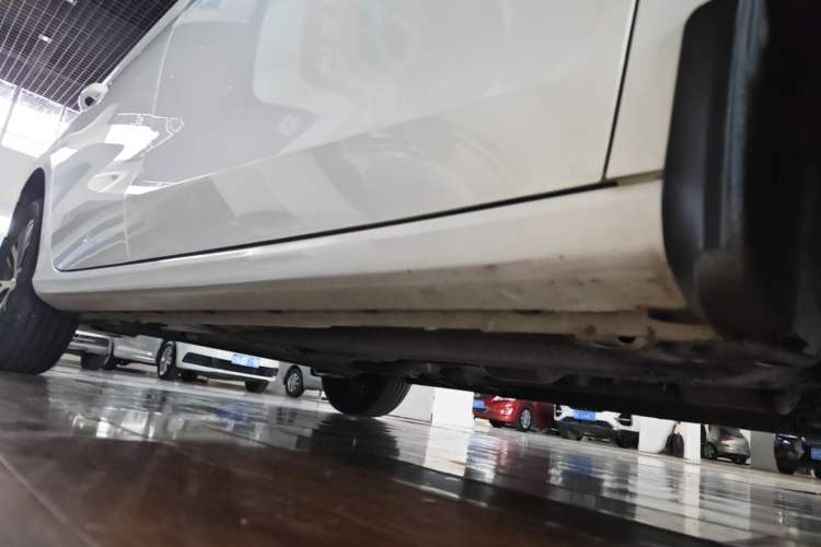 Used Geely Auto Emgrand 2023 4th Generation Champion Edition 1.5L Manual Luxury Model Right Side Sill