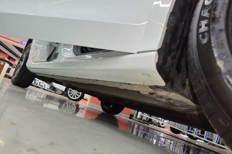 Used Geely Auto Emgrand 2023 4th Generation Champion Edition 1.5L CVT Luxury Model Right Side Sill