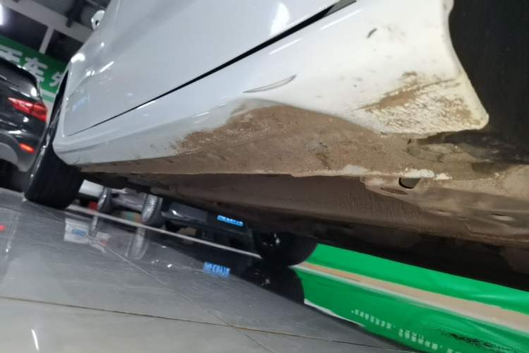 Used Geely Auto Emgrand 2023 4th Generation Champion Edition 1.5L CVT Prestige Model Right Side Sill