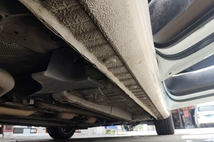Used Geely Auto Emgrand 2023 4th Generation Champion Edition 1.5L CVT Prestige Model Right Side Sill