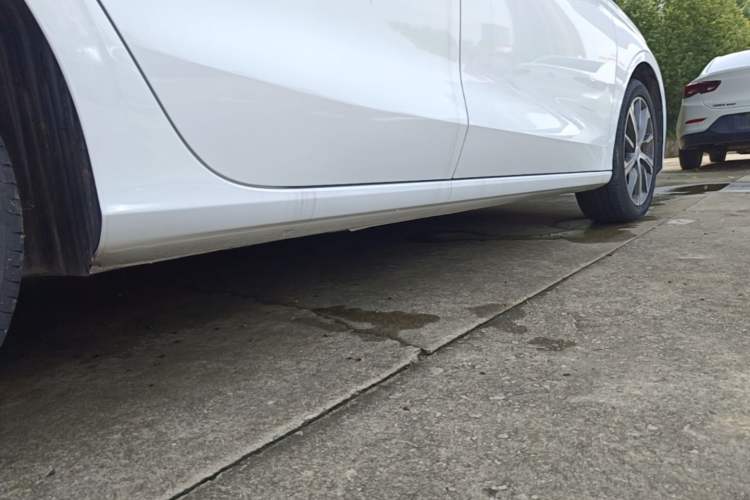 Used Geely Auto Emgrand 2023 4th Generation Champion Edition 1.5L CVT Prestige Model Right Side Sill