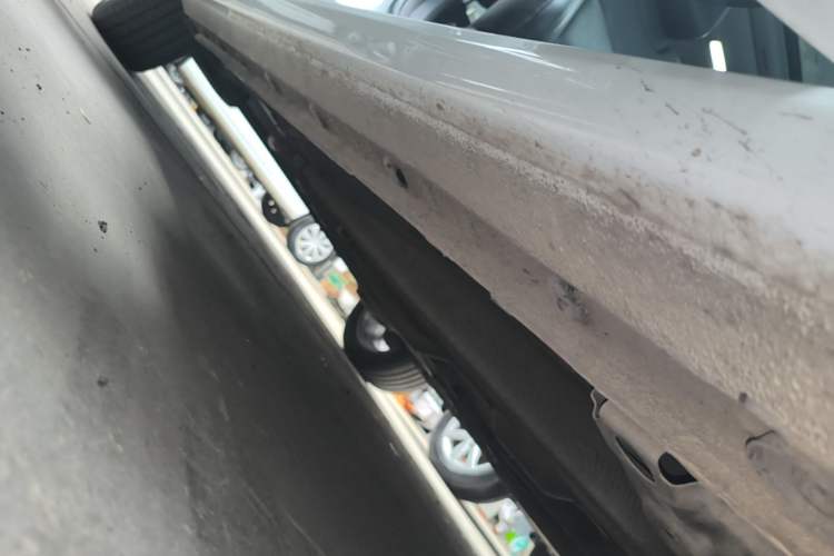 Used Geely Auto Emgrand 2023 4th Generation Champion Edition 1.5L CVT Prestige Model Right Side Sill