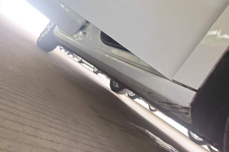 Used Geely Auto Emgrand 2023 4th Generation Champion Edition 1.5L CVT Luxury Model Right Side Sill