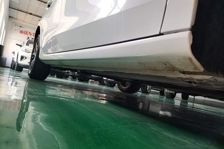 Used Geely Auto Emgrand 2023 4th Generation Champion Edition 1.5L Manual Luxury Model Right Side Sill