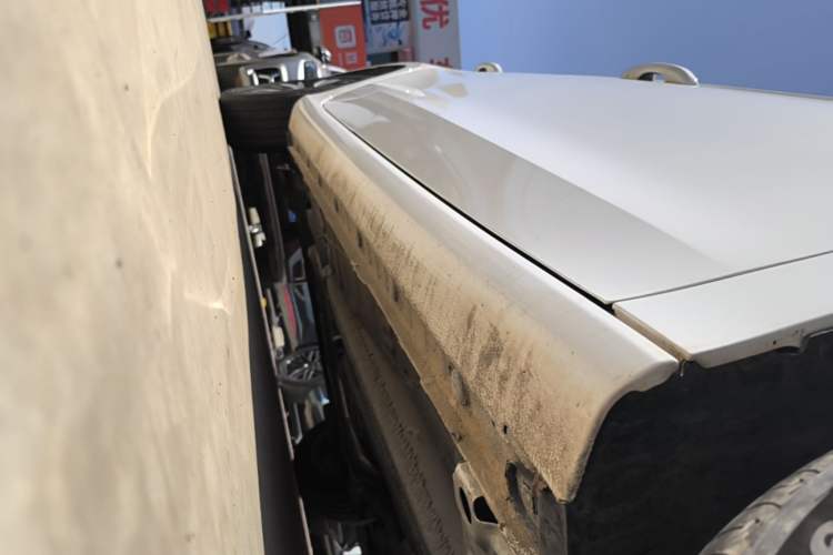 Used Geely Auto Emgrand 2023 4th Generation Champion Edition 1.5L Manual Luxury Model Right Side Sill