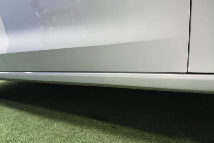 Used Geely Auto Emgrand 2023 4th Generation Champion Edition 1.5L CVT Prestige Model Right Side Sill