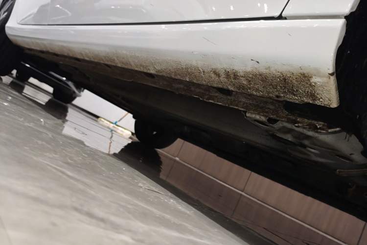 Used Geely Auto Emgrand 2023 4th Generation Champion Edition 1.5L CVT Prestige Model Right Side Sill