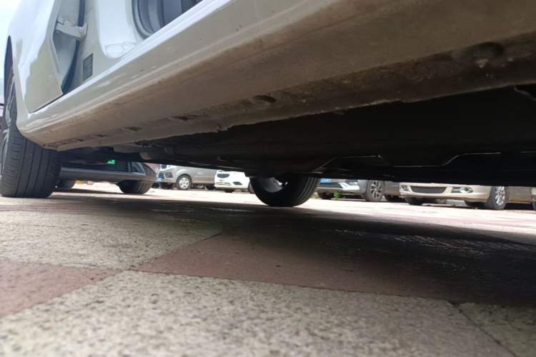 Used Geely Auto Emgrand 2023 4th Generation Champion Edition 1.5L CVT Prestige Model Right Side Sill