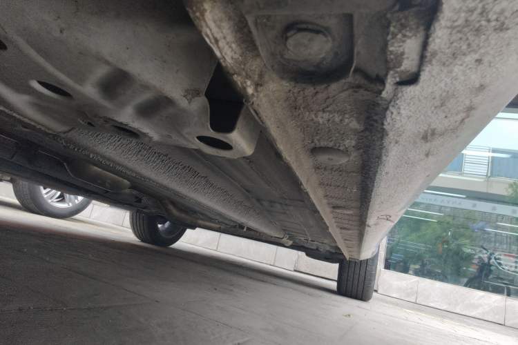Used Geely Auto Emgrand 2023 4th Generation Champion Edition 1.5L CVT Prestige Model Right Side Sill