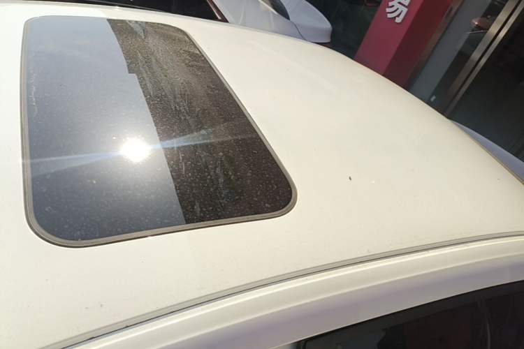 Used Geely Auto Emgrand 2023 4th Generation Champion Edition 1.5L CVT Prestige Model Roof