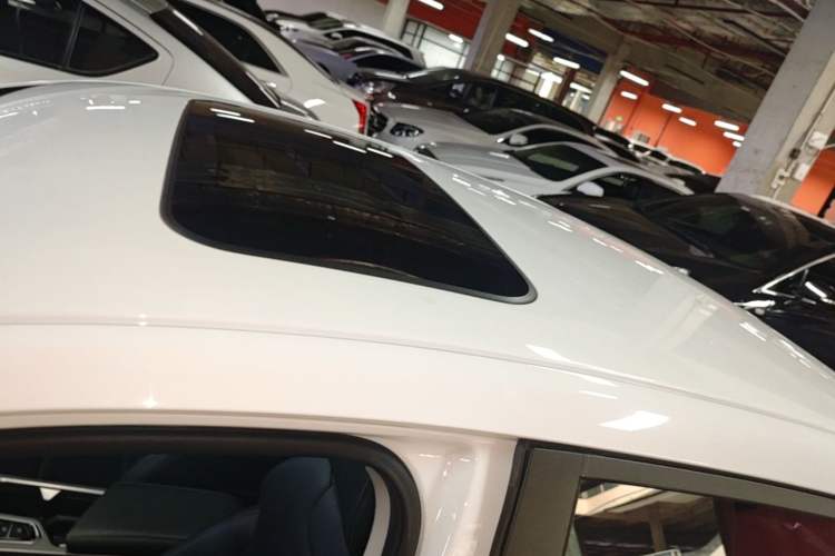 Used Geely Auto Emgrand 2023 4th Generation Champion Edition 1.5L CVT Prestige Model Roof